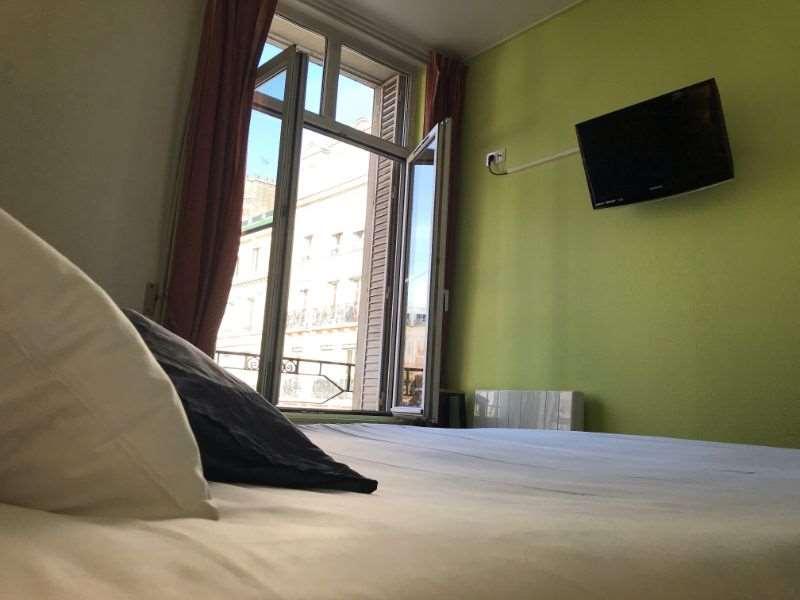 Brit Hotel Aux Sacres Reims, Centre Historique Cameră foto
